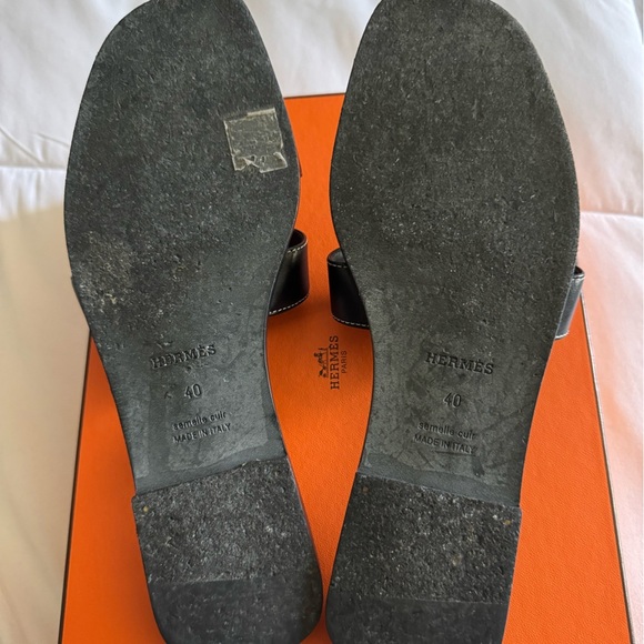 Hermès Oran Noir Sandal Size 40 (9.5) Retail $840+ Tax - Picture 3 of 13